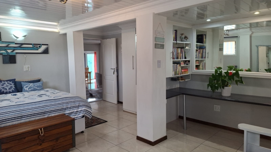 4 Bedroom Property for Sale in Stilbaai Wes Western Cape